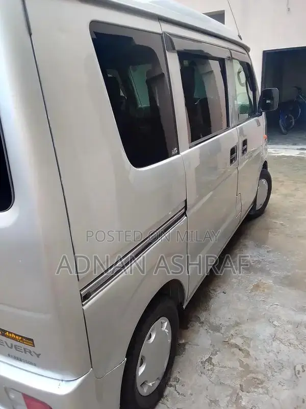Suzuki Every Auto PC Minivan - Compact MPV with Android Panel