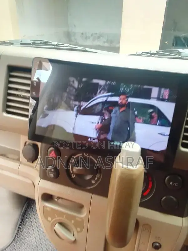 Suzuki Every Auto PC Minivan - Compact MPV with Android Panel