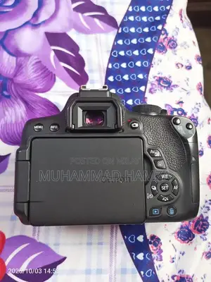 Photo - Canon EOS 750D DSLR Digital Camera Body