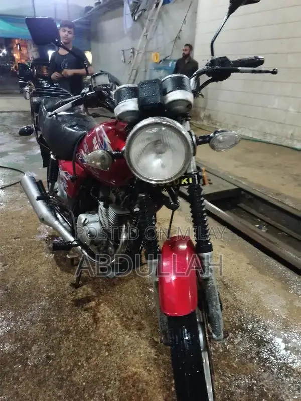 Suzuki GS150SE Motorcycle - 2021 Model Red Bike