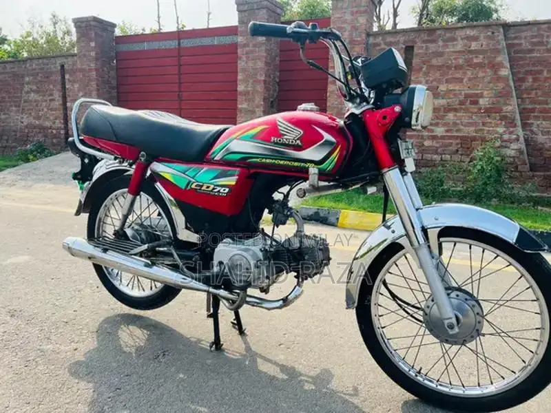 Honda CD70 Motorcycle - Excellent Condition, Low Mileage