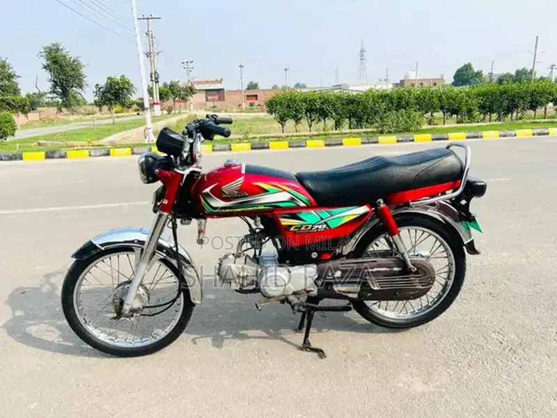 Honda CD70 Motorcycle - Excellent Condition, Low Mileage