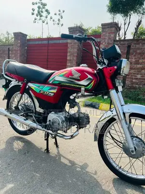 Honda CD70 Motorcycle - Excellent Condition, Low Mileage