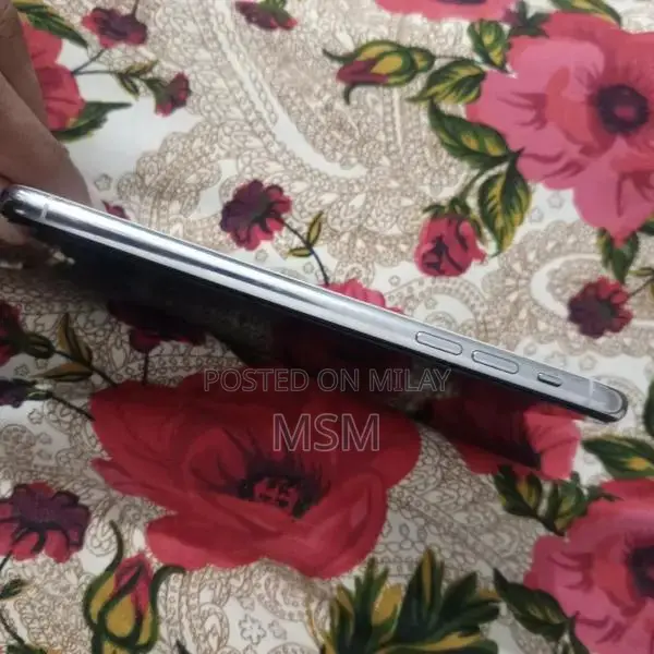 Premium Apple Smartphone 256GB Ultra-Clear Camera