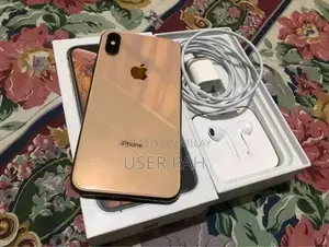 Photo - Apple iPhone Xs Max 256GB Smartphone