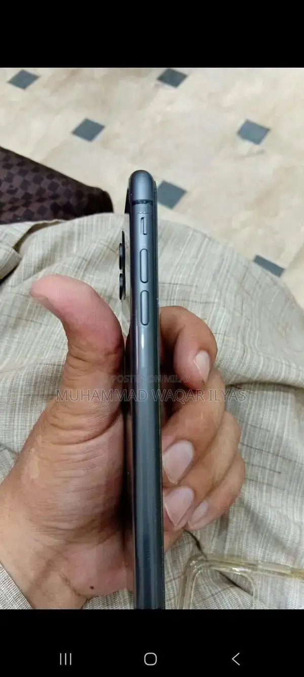 Apple iPhone 11 Smartphone - Pristine Condition Black Model