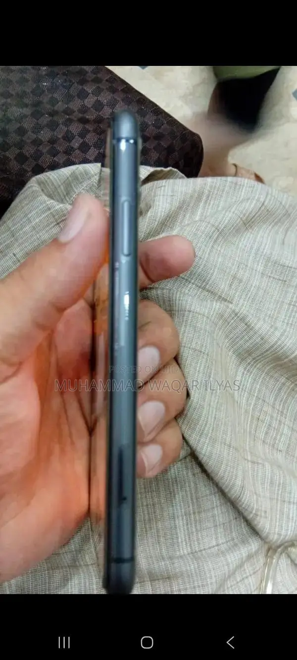 Apple iPhone 11 Smartphone - Pristine Condition Black Model