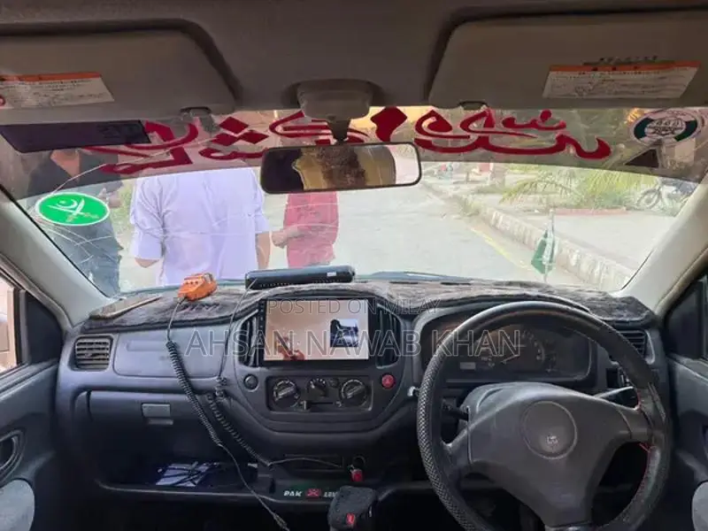 Japanese Kei Compact Vehicle with Body Shower Design