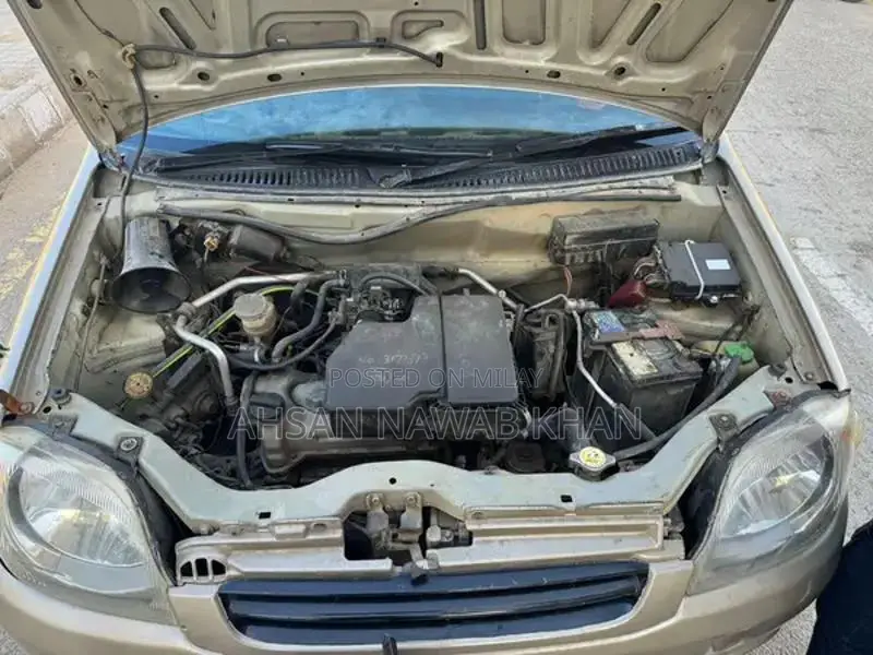 Japanese Kei Compact Vehicle with Body Shower Design