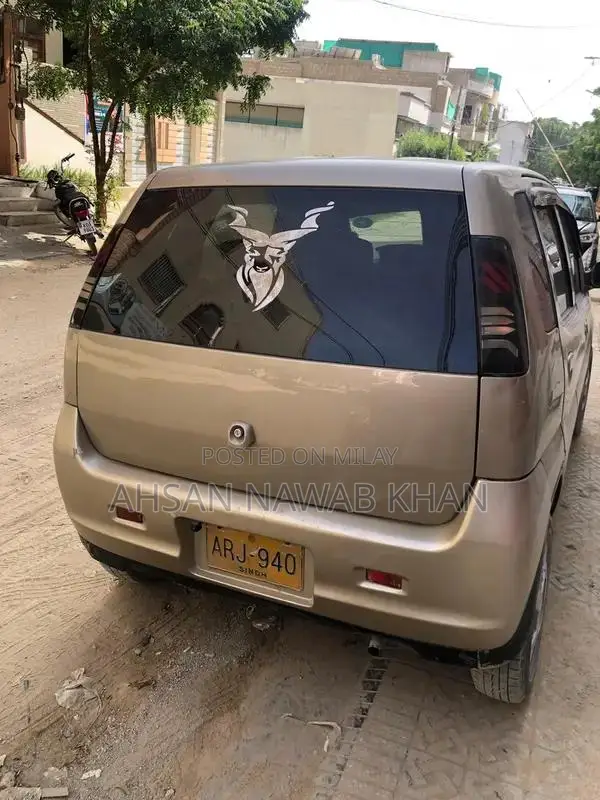 Japanese Kei Compact Vehicle with Body Shower Design