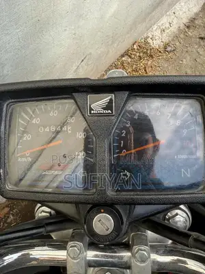 Honda CG125 Motorcycle - Original Red Bike in Excellent Condition