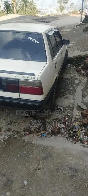 Photo - Toyota Corolla 86 Sedan Compact Car