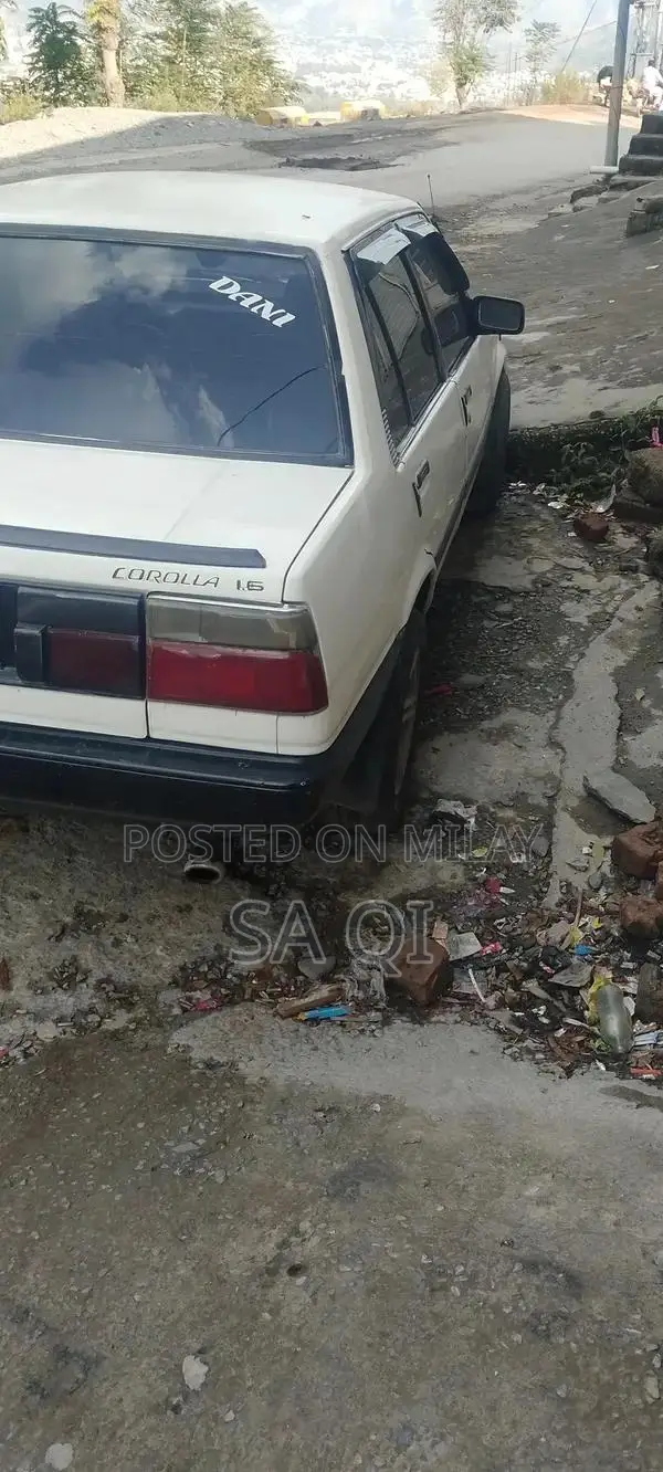 Toyota Corolla 86 Sedan Compact Car