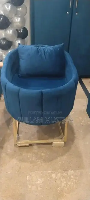 Photo - Sturdy Baby Cot with Velvet Golden Frame