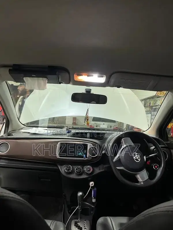 Toyota Vitz Jewela 1 Hatchback with Alloy Rims