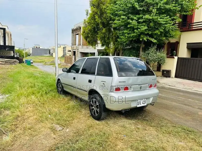 Suzuki Cultus 2005 CNG Sedan - Well-Maintained Family Car