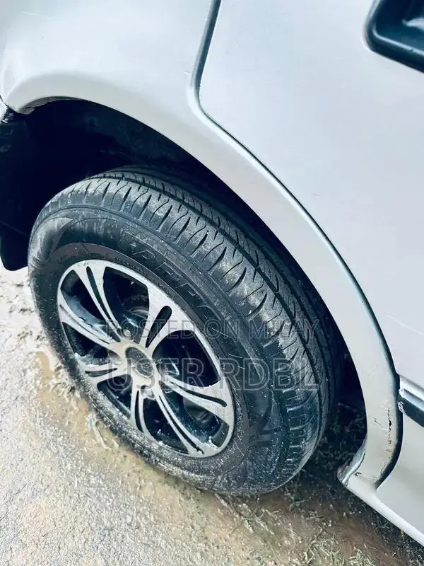 Suzuki Cultus 2005 CNG Sedan - Well-Maintained Family Car