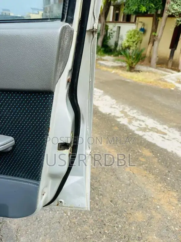 Suzuki Cultus 2005 CNG Sedan - Well-Maintained Family Car