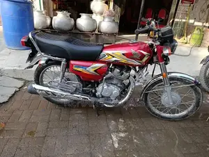 Honda 125cc Motorcycle - Near Mint Condition