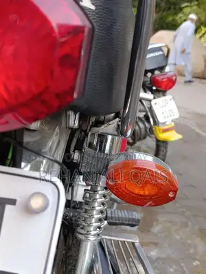 Honda 125cc Motorcycle - Near Mint Condition