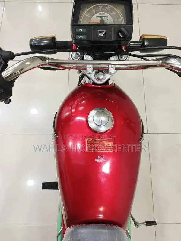 Honda CD-70 Motorcycle - 2022 Model Lightweight Commuter Bike