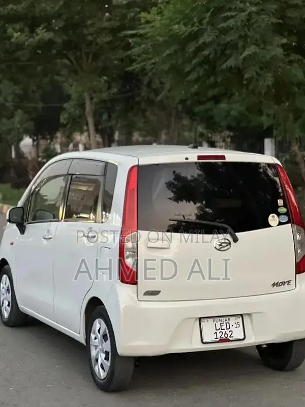 Daihatsu Move Compact MPV Pearl White