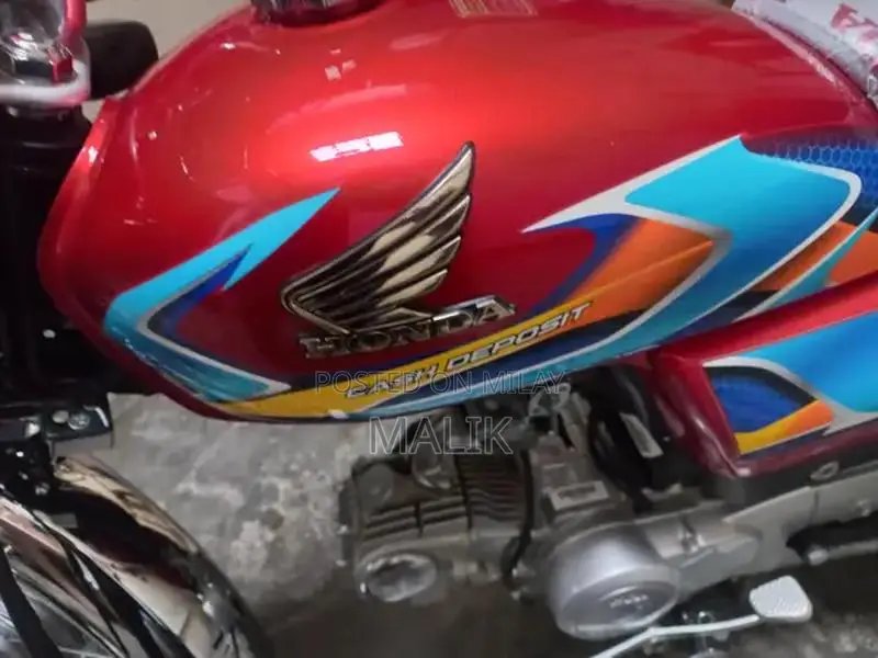 CD 70 Motorcycle - Low Mileage Bike in Excellent Condition