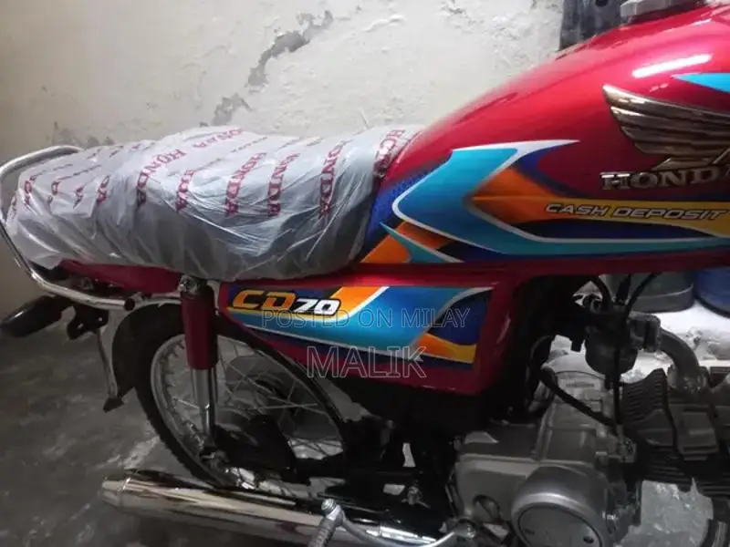 CD 70 Motorcycle - Low Mileage Bike in Excellent Condition