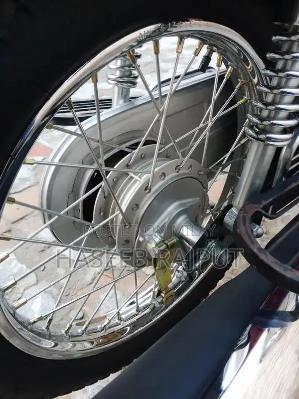 125cc Motorcycle in Excellent Condition - Low Mileage