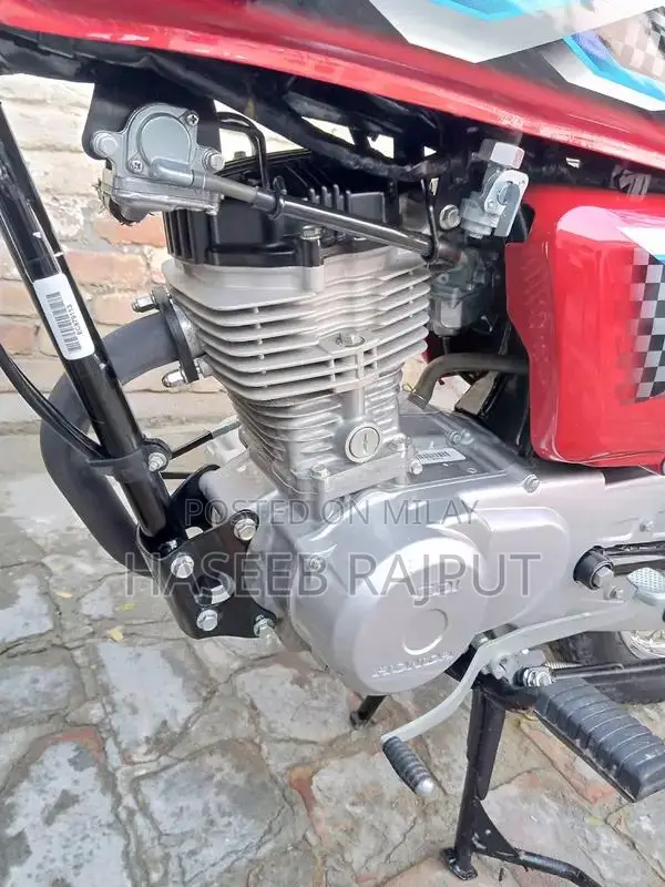 125cc Motorcycle in Excellent Condition - Low Mileage