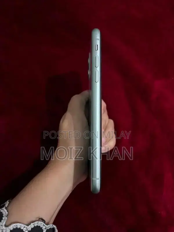 Apple iPhone 11 64GB Excellent Condition Unlocked