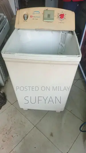 Compact Multifunctional Humidifier with Advanced Features