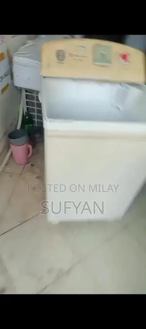 Compact Multifunctional Humidifier with Advanced Features