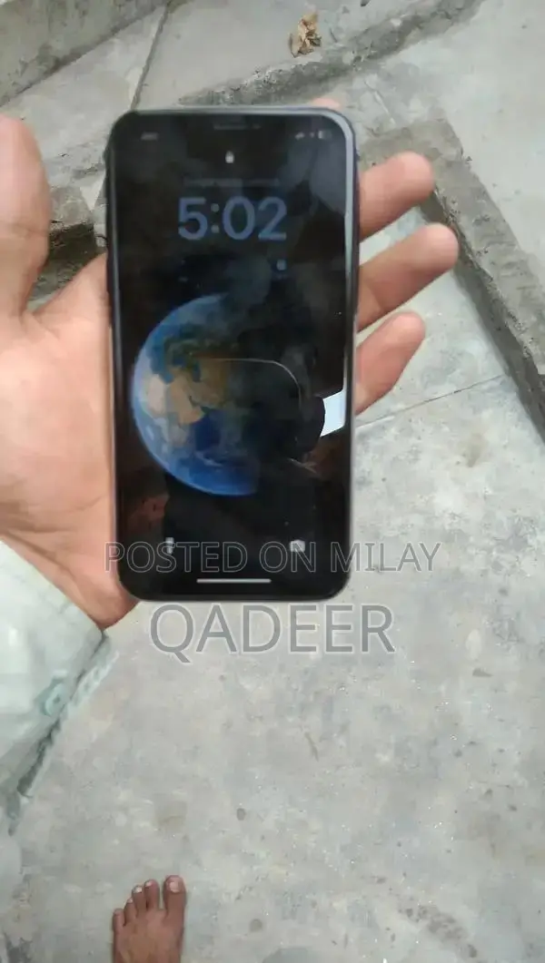 Apple iPhone XR 64GB Smartphone with Face ID