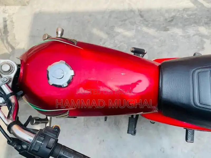 Honda CG 125 Motorcycle - Well-Maintained Single Cylinder Bike