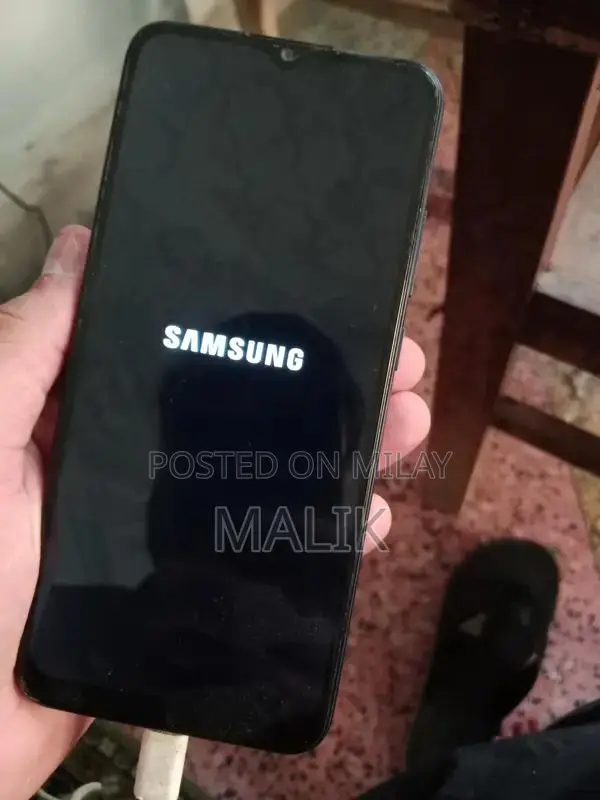 Budget-Friendly Smartphone with Large Display and Reliable Performance