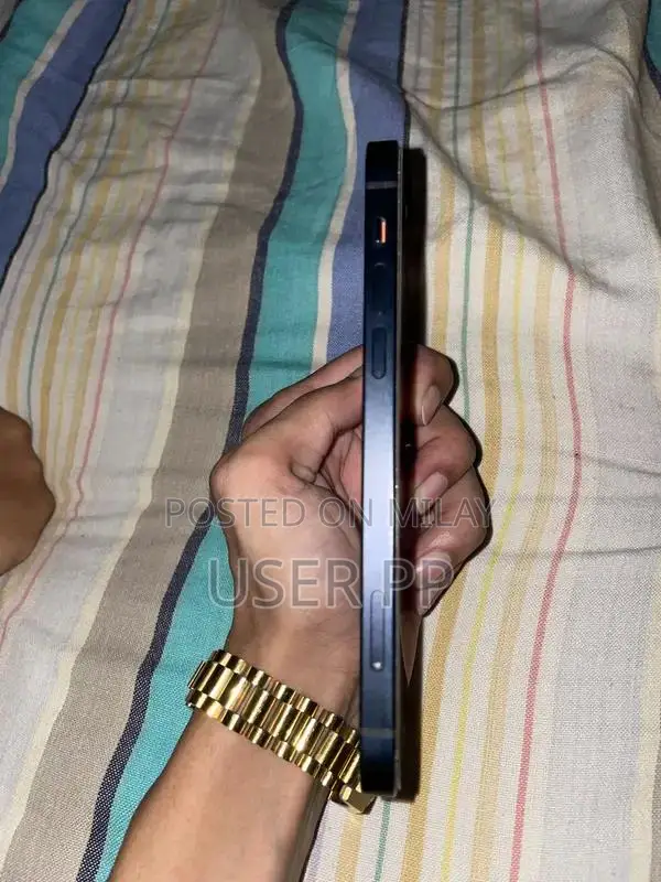 Apple iPhone 12 64GB Factory Unlocked Smartphone