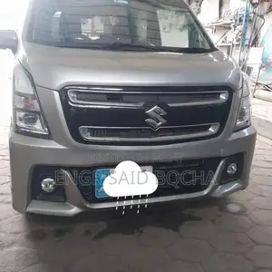 Two-Piece Spray Engine and Gear Vehicle with Battery