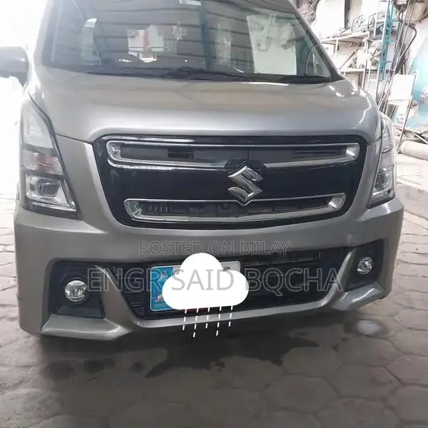 Two-Piece Spray Engine and Gear Vehicle with Battery