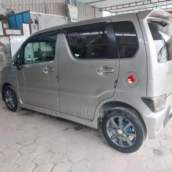 Two-Piece Spray Engine and Gear Vehicle with Battery