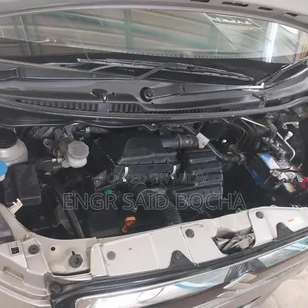 Two-Piece Spray Engine and Gear Vehicle with Battery