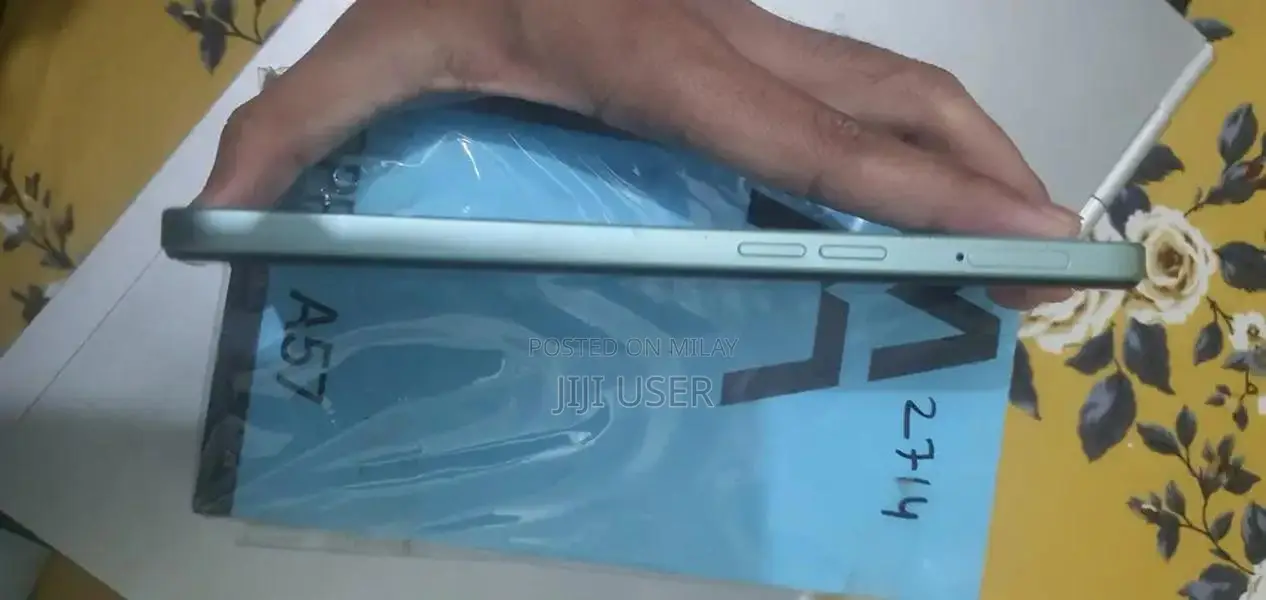 Oppo A57 Smartphone Excellent Condition with Original Box