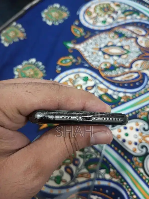 Factory Unlocked iPhone XS 64GB Smartphone