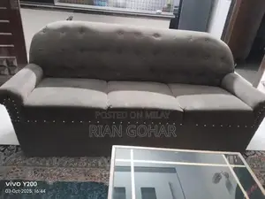 Photo - Spacious 6 Seater Living Room Sofa Set