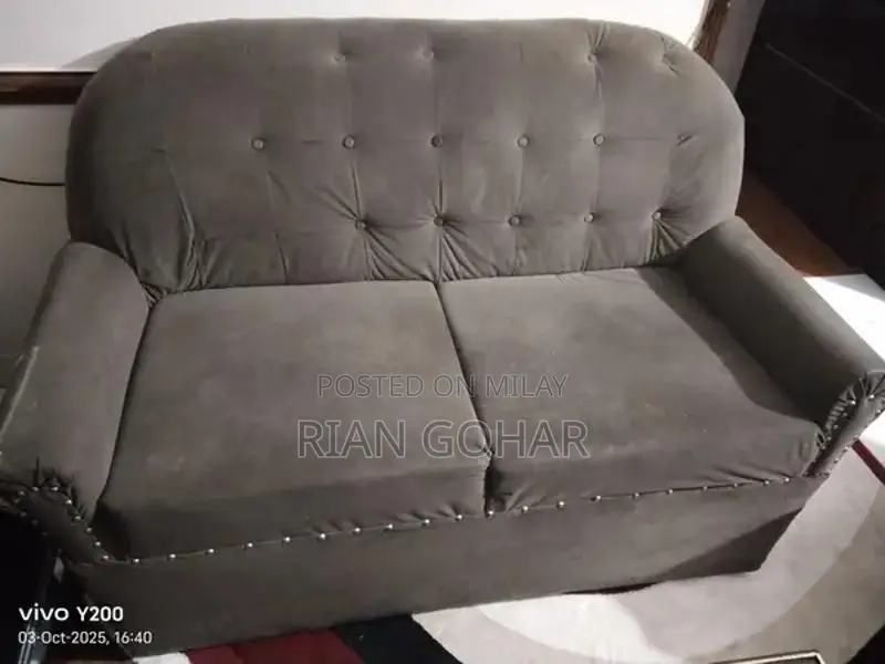 Spacious 6 Seater Living Room Sofa Set