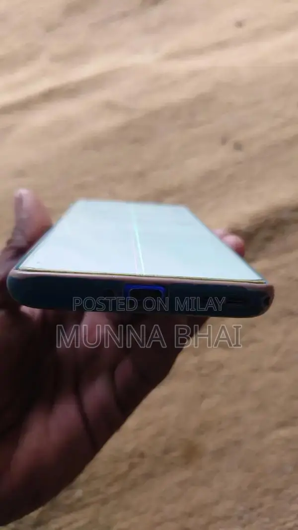 High-Performance OnePlus Pro Smartphone with Advanced Camera