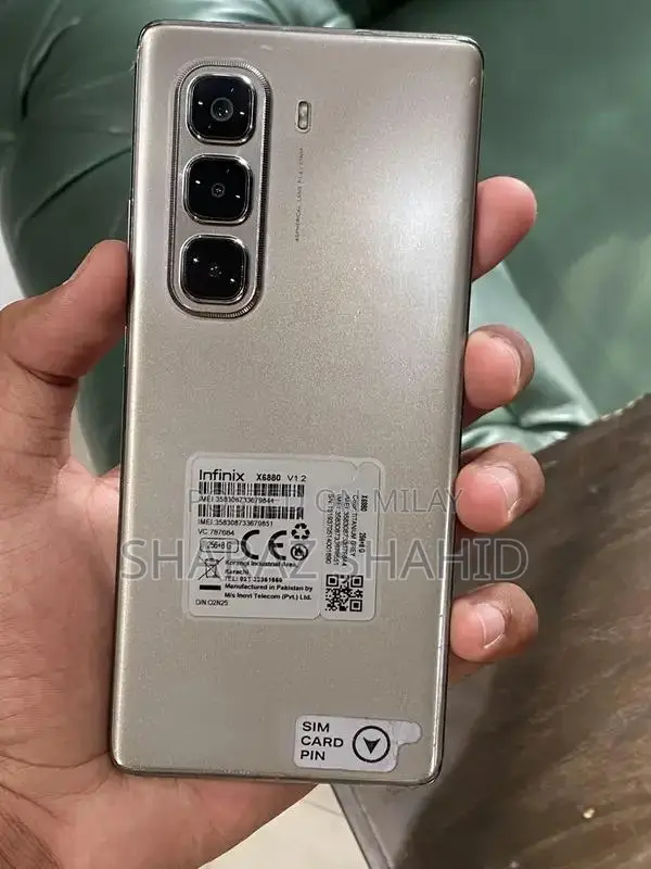 High-Performance Smartphone with Dual RAM and Large Storage