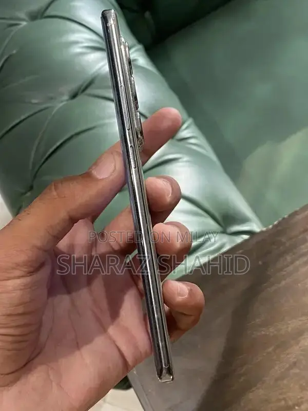 High-Performance Smartphone with Dual RAM and Large Storage