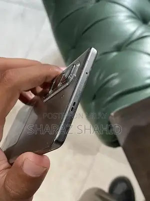 High-Performance Smartphone with Dual RAM and Large Storage