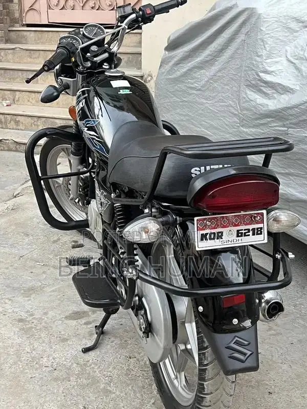 Suzuki GS 150 SE Motorcycle - Reliable Single Cylinder Bike